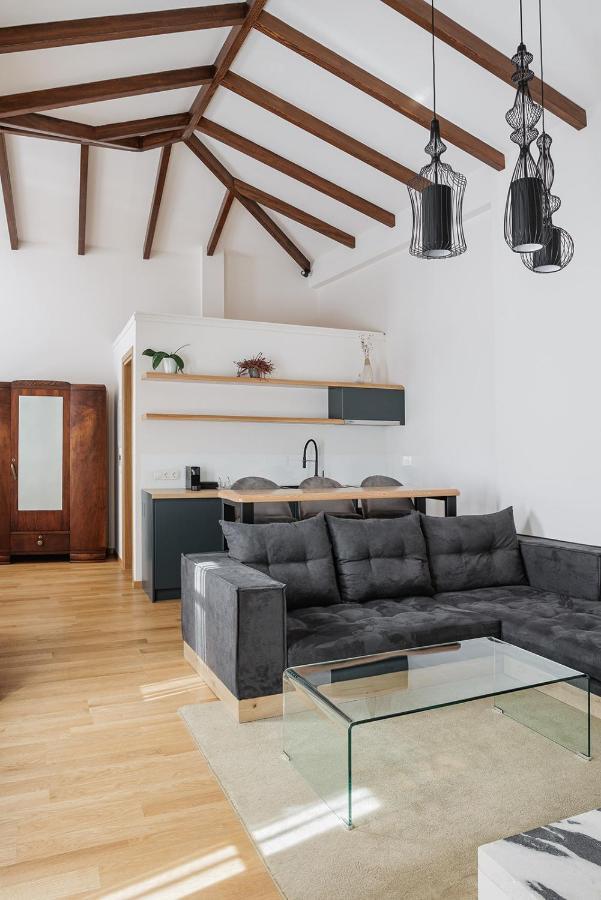 Petrou Suites Янина Экстерьер фото
